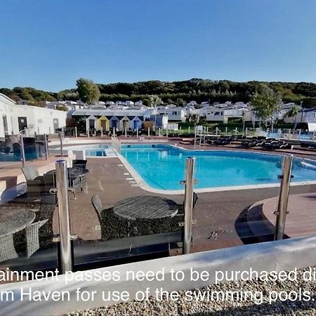 The Fleet Retreat Hotel Wyke Regis Buitenkant foto