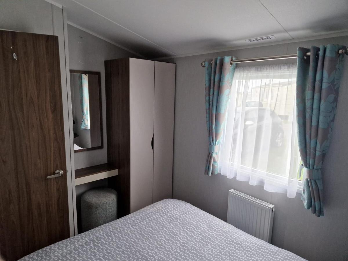 The Fleet Retreat Hotel Wyke Regis Buitenkant foto
