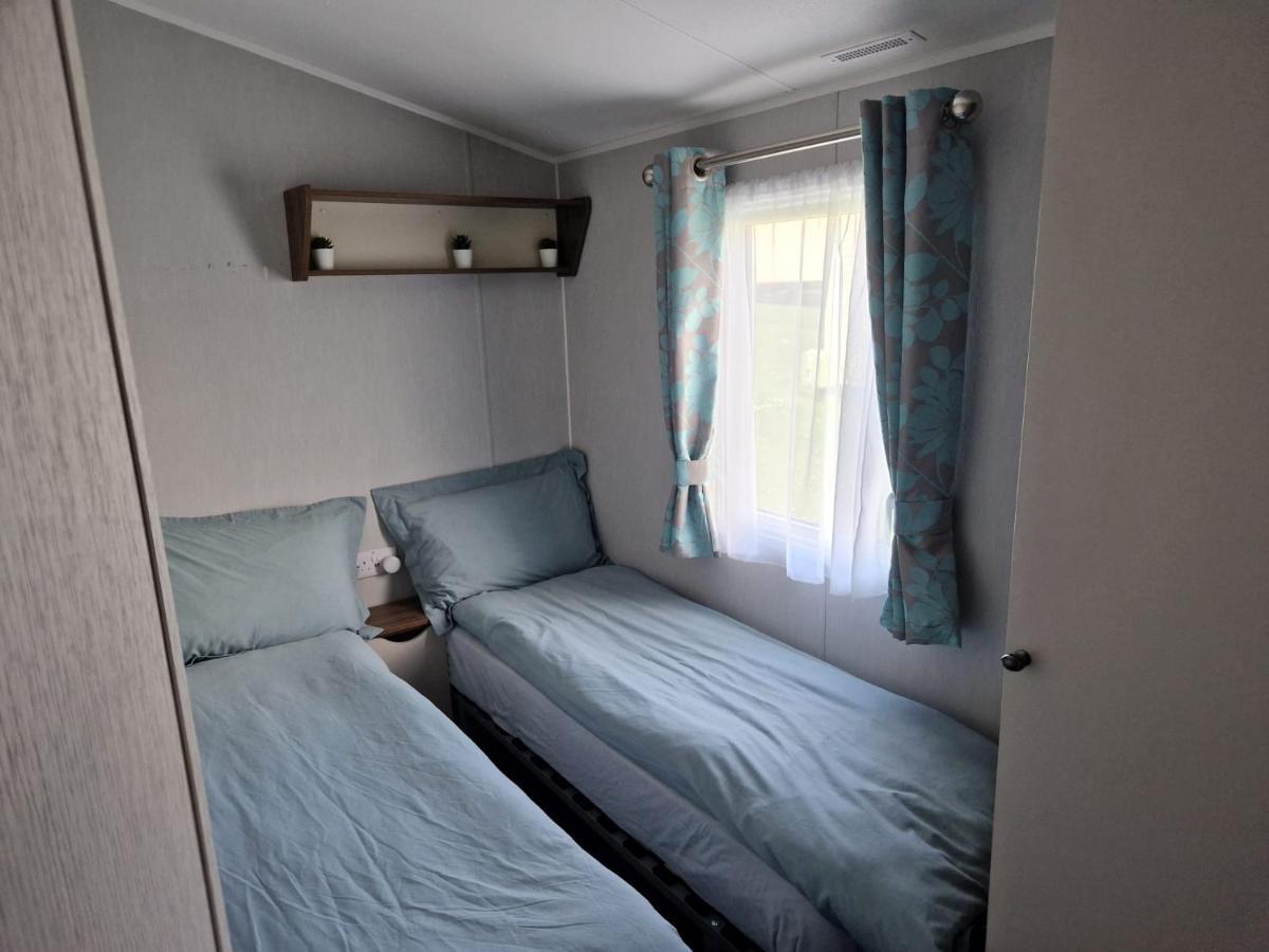 The Fleet Retreat Hotel Wyke Regis Buitenkant foto