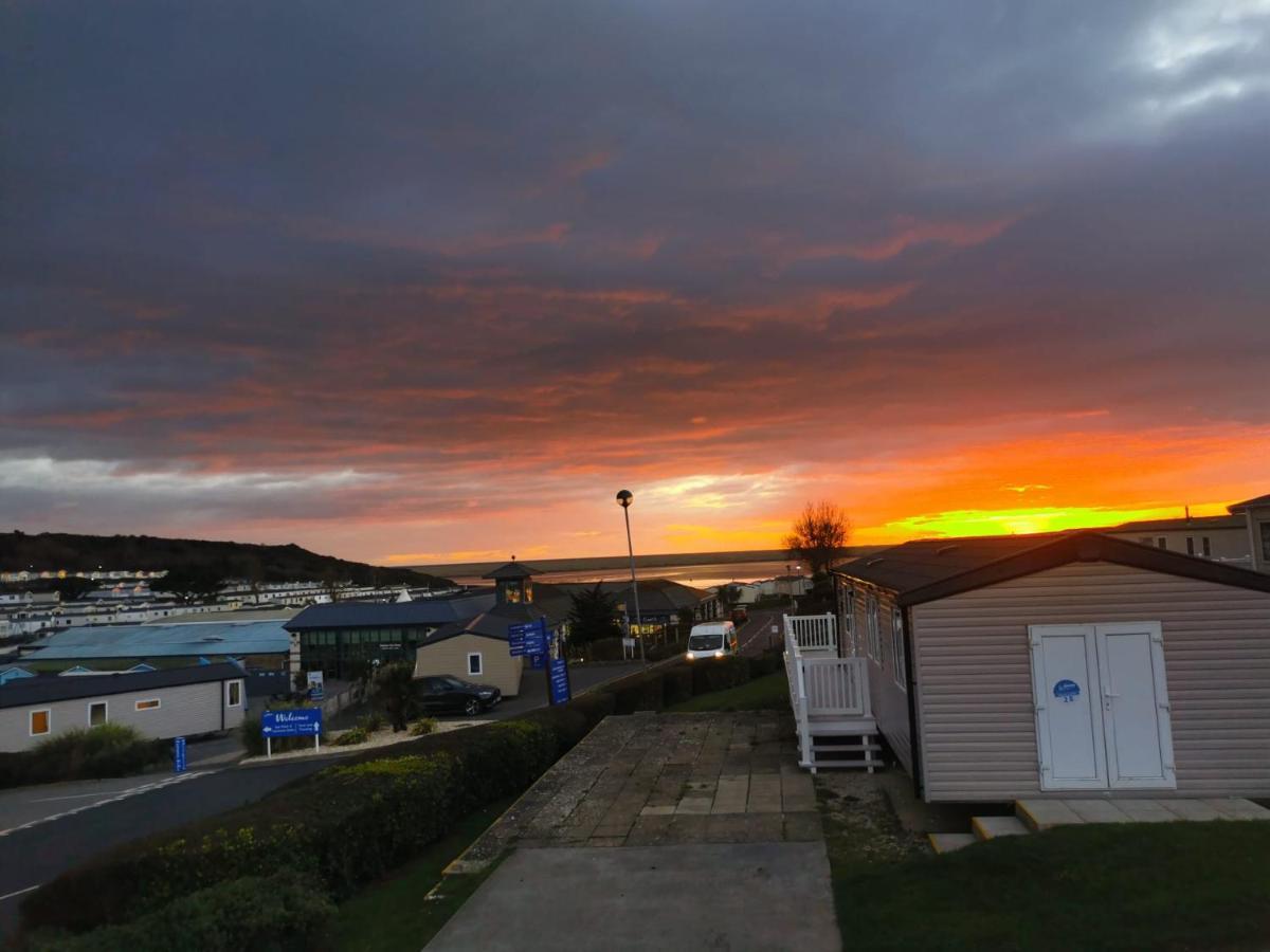 The Fleet Retreat Hotel Wyke Regis Buitenkant foto