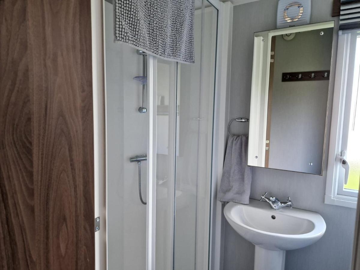 The Fleet Retreat Hotel Wyke Regis Buitenkant foto